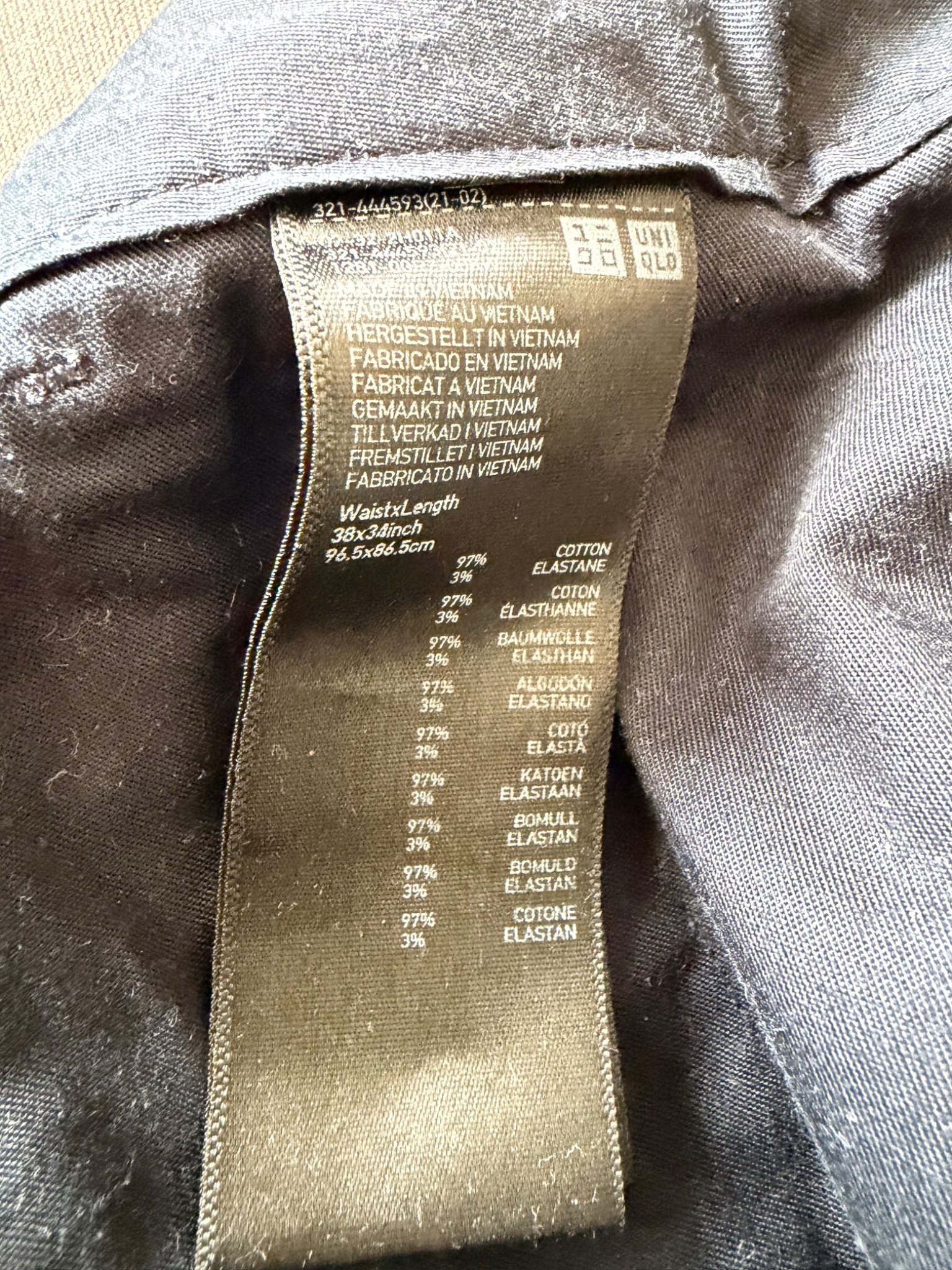 Uniqlo Chinos - detail 6