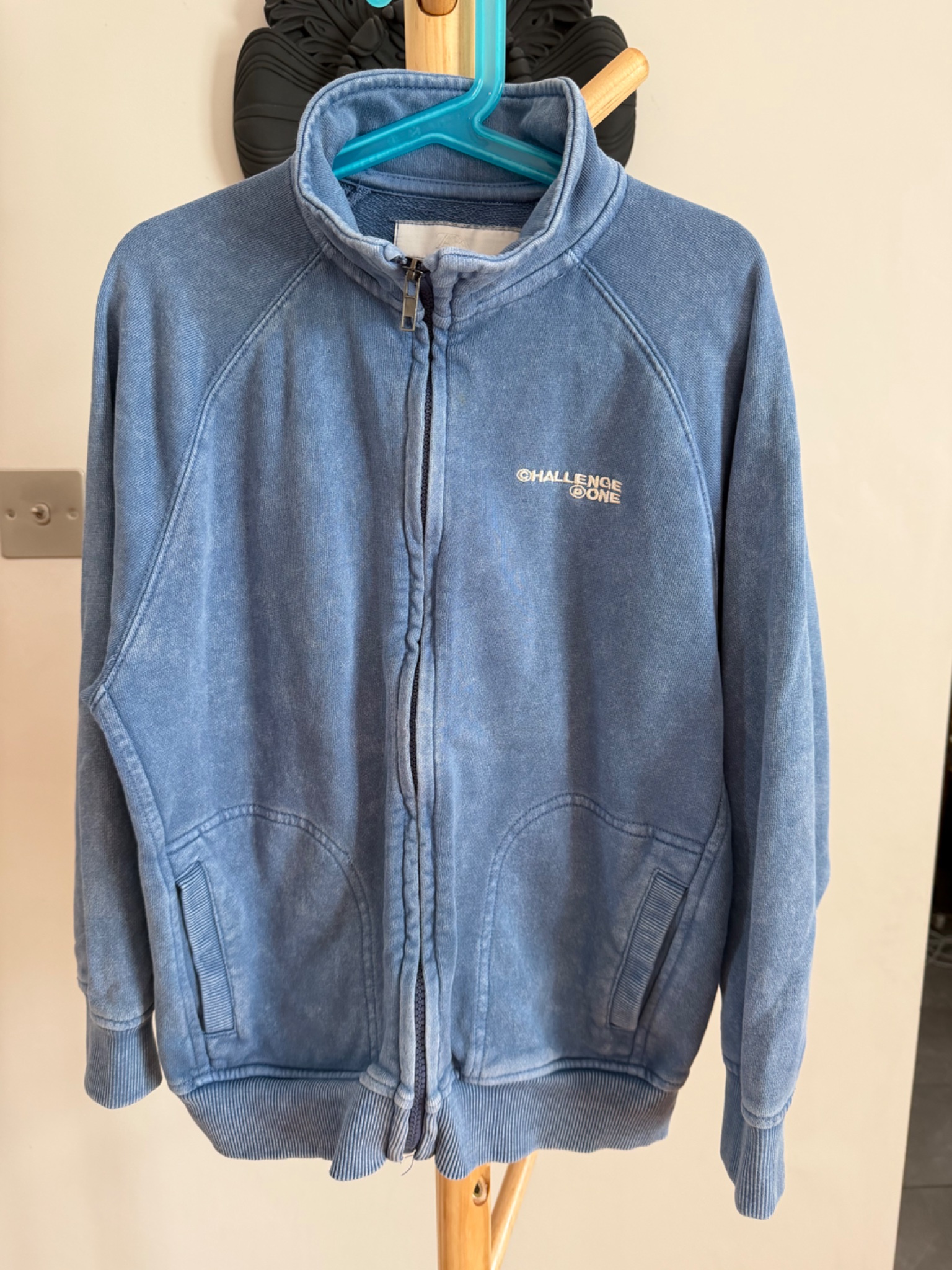 Zara Graphic Print Zip-Up Jacket - detail 5