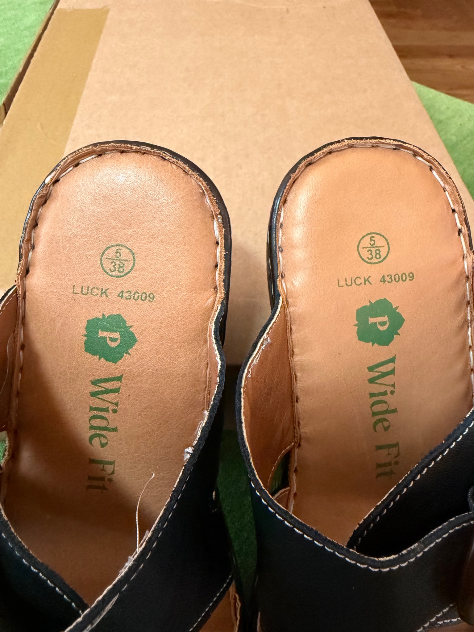 LUCK Wide Fit Buckle Sandals - detail 3