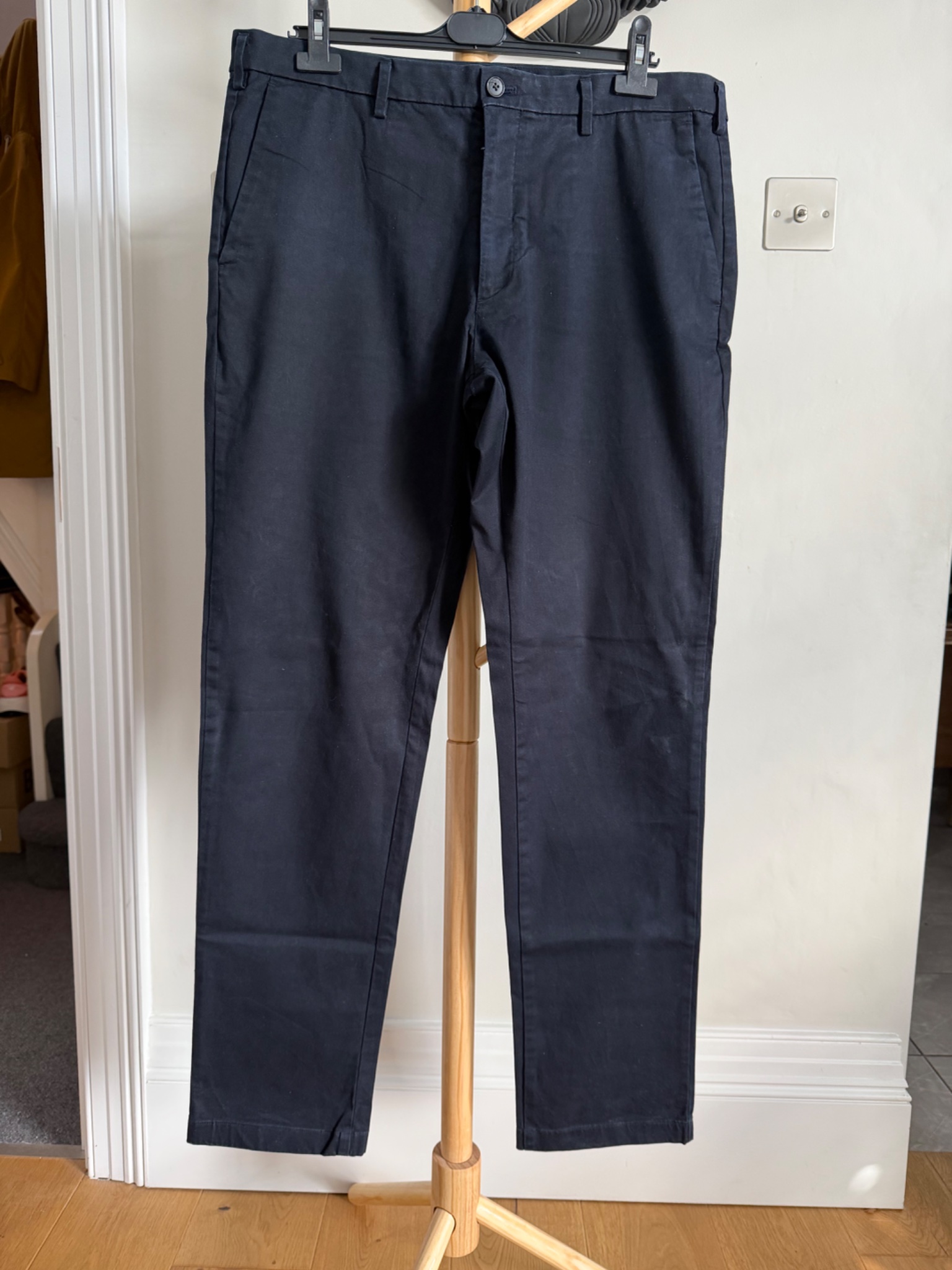 Uniqlo Chinos - detail 5