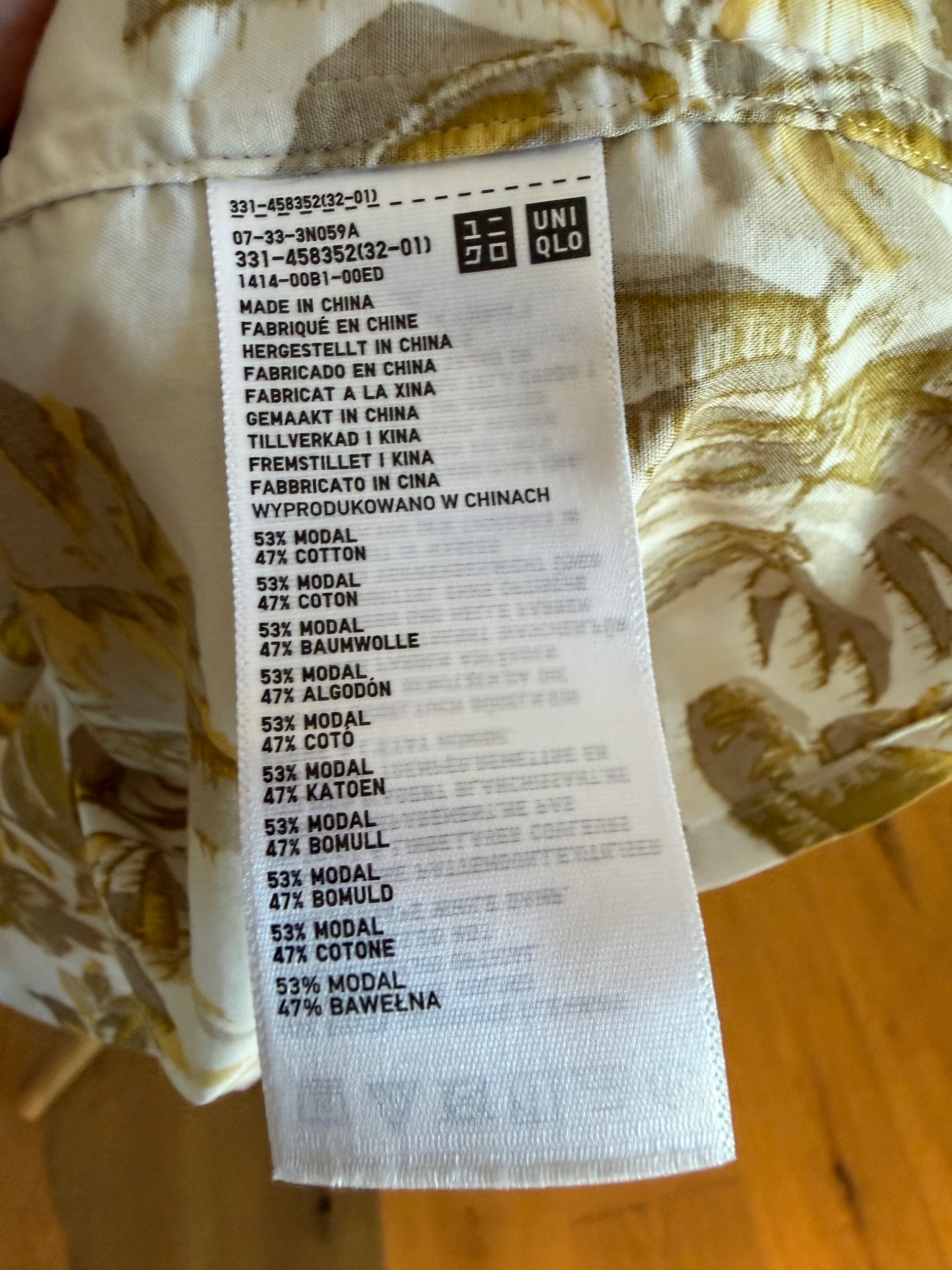 Uniqlo Tropical Leaf Shirt Button Up - detail 3