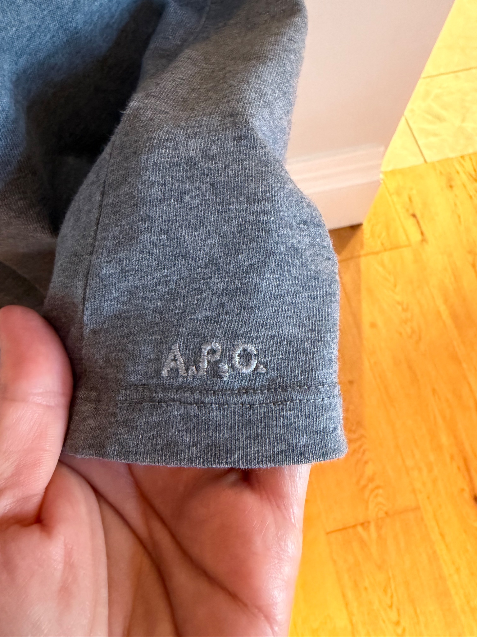 A.P.C. Classic Cotton T-Shirt - detail 1